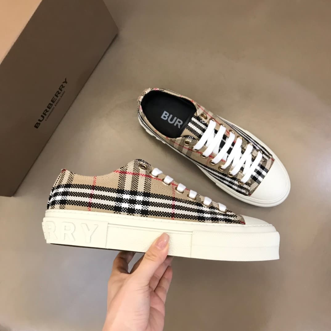 Burberry Shoes 4