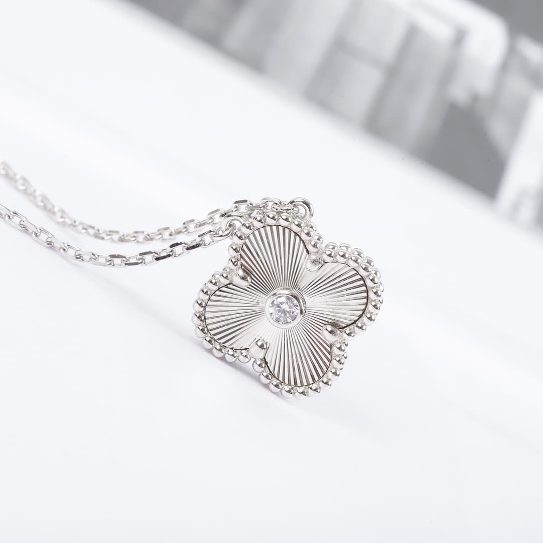 Van Cleef & Arpels Jewelry 3