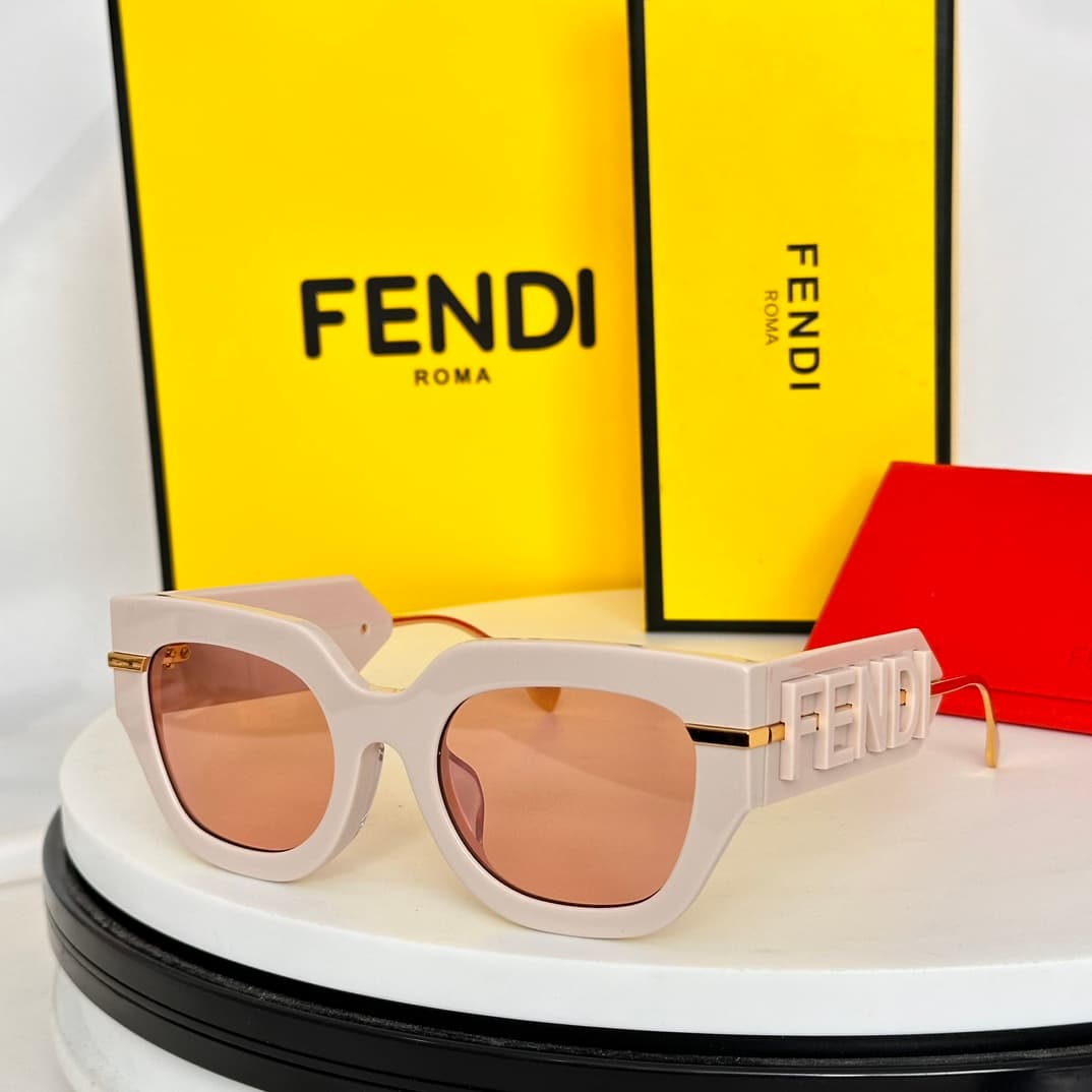 Fendi Glasses 3