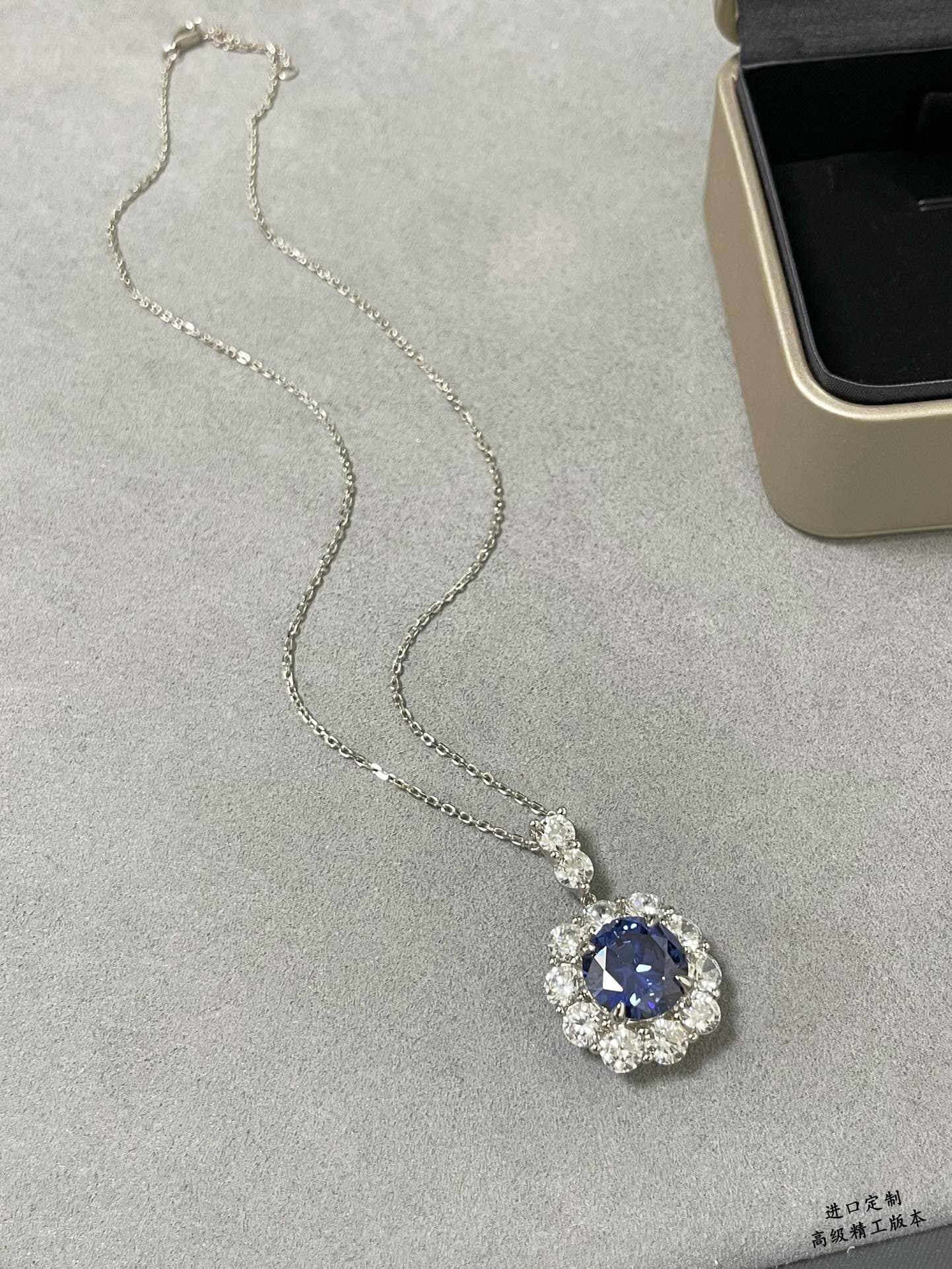 Van Cleef & Arpels Jewelry 4