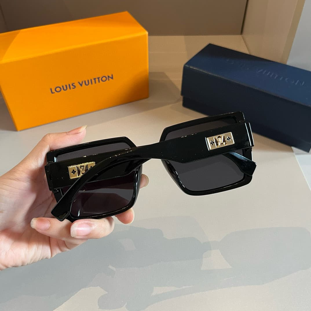 Louis Vuitton Glasses 8