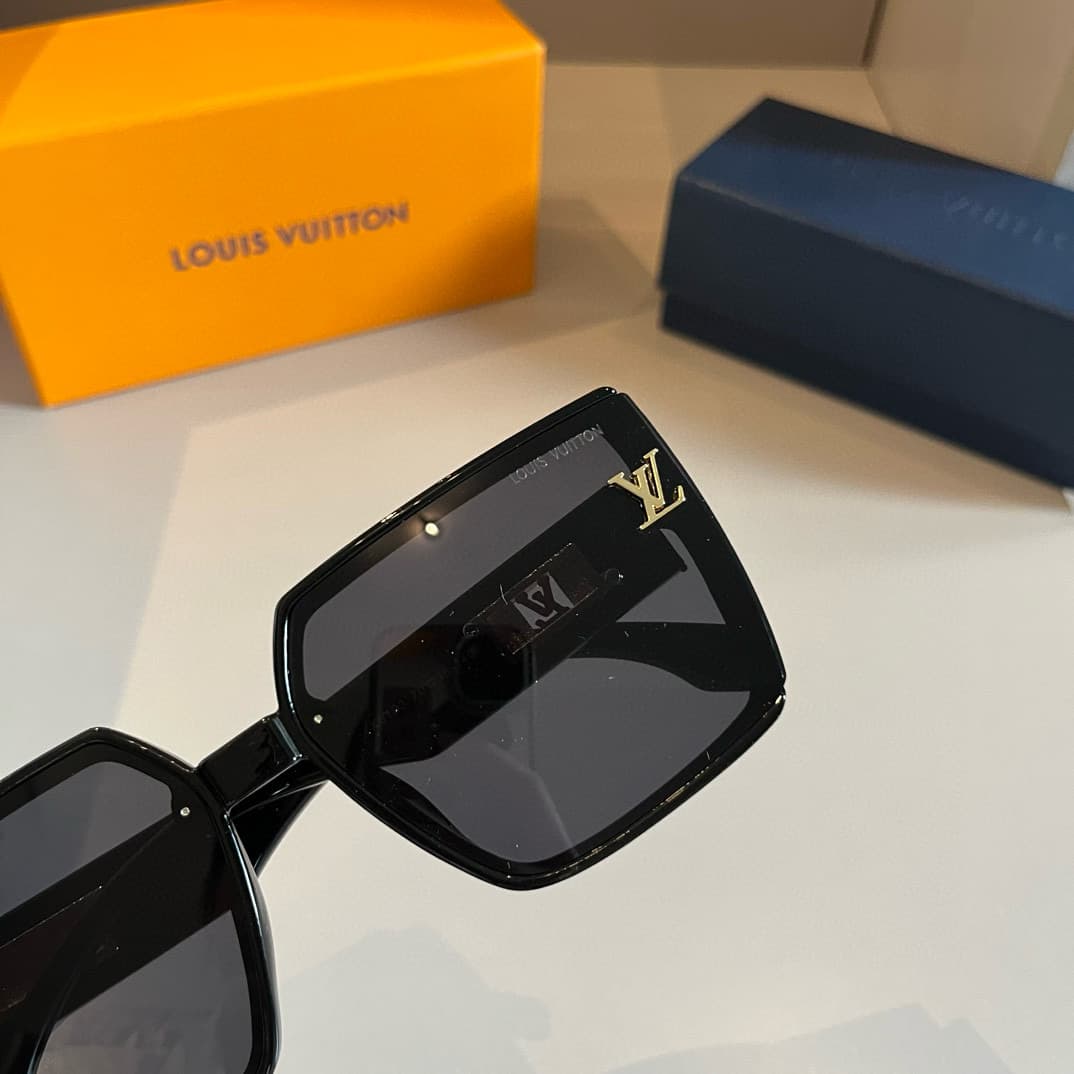 Louis Vuitton Glasses 7