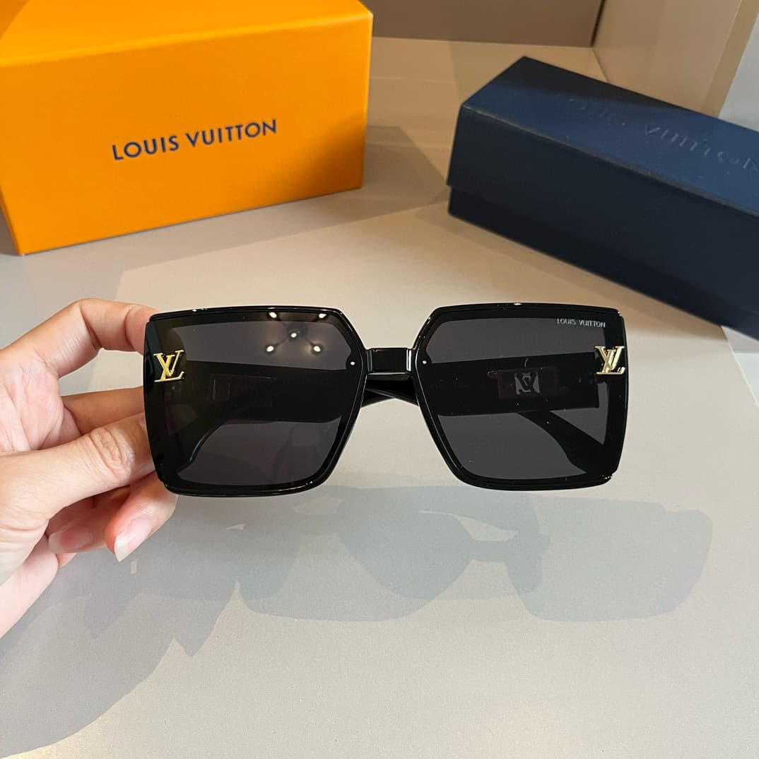 Louis Vuitton Glasses 6