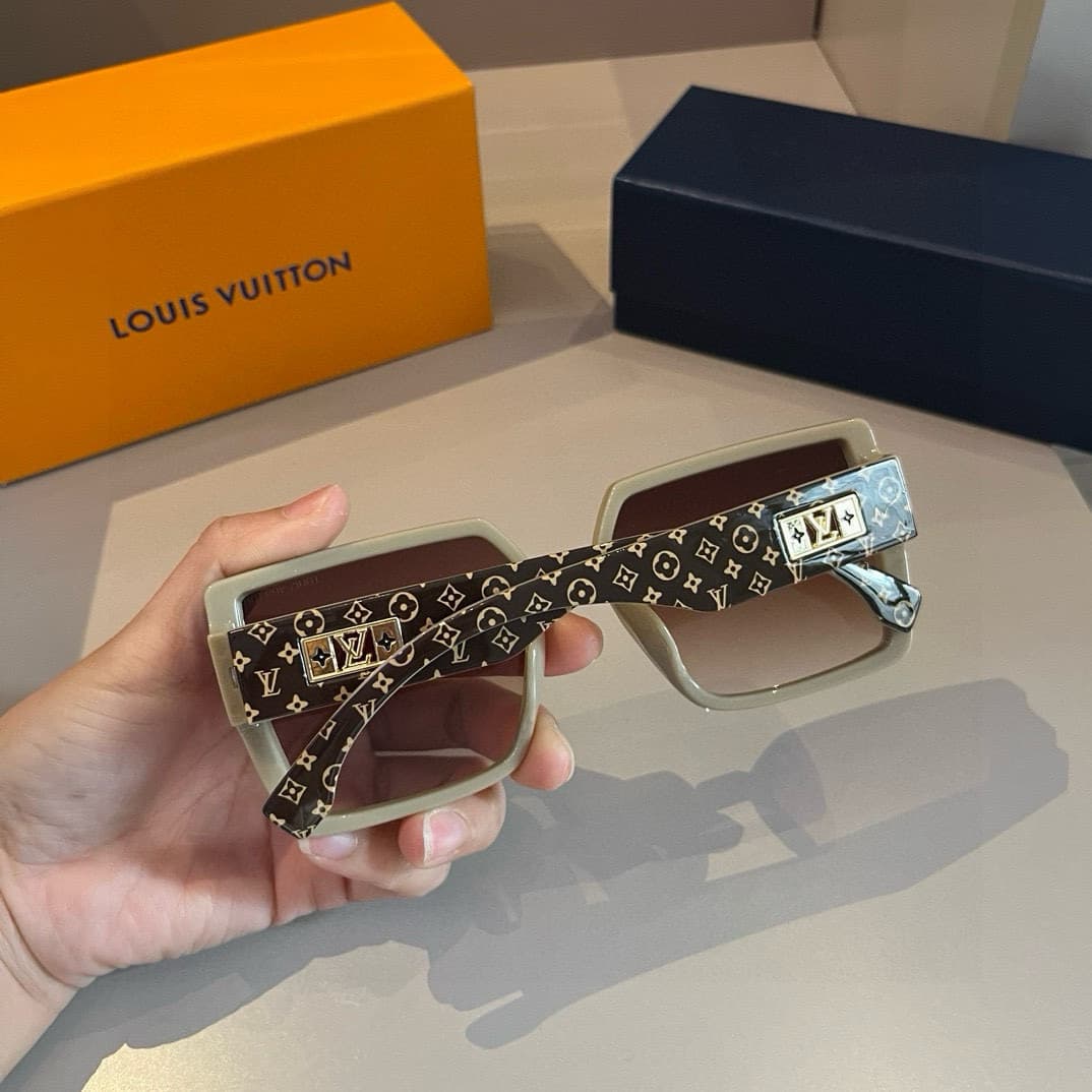 Louis Vuitton Glasses 3