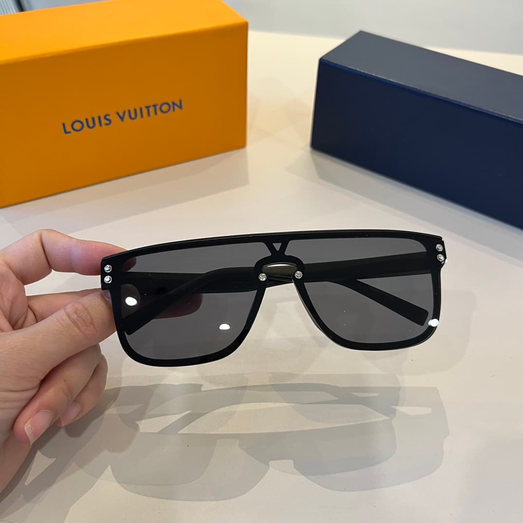 Louis Vuitton Glasses 6