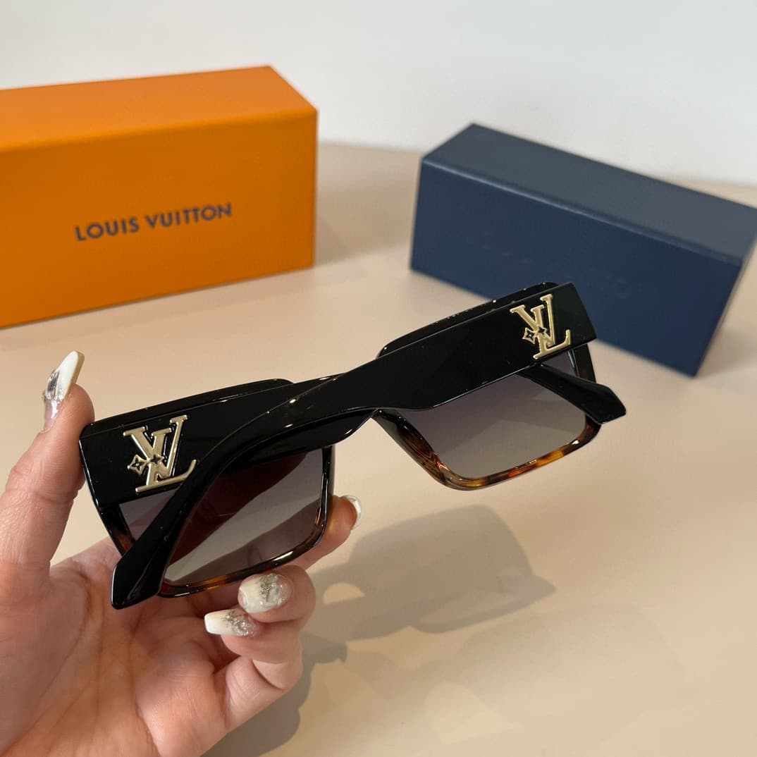 Louis Vuitton Glasses 8