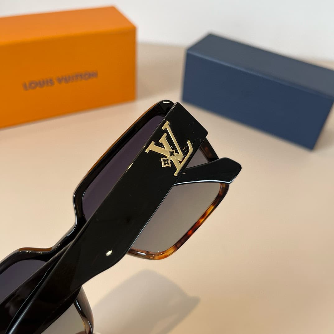Louis Vuitton Glasses 7