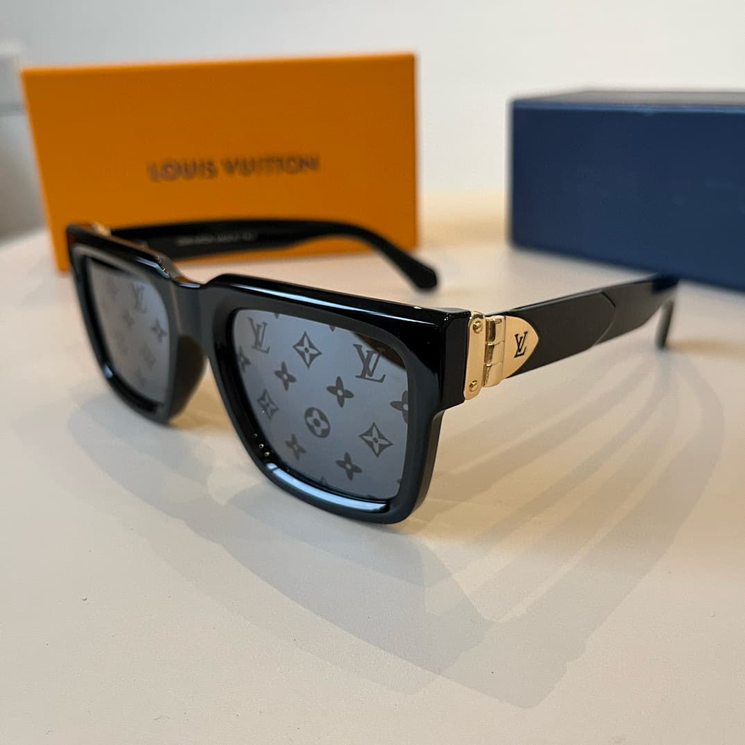 Louis Vuitton Glasses 3