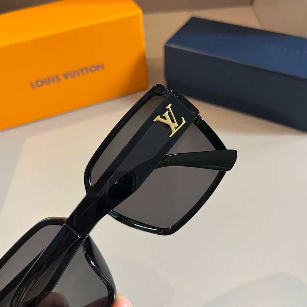 Louis Vuitton Glasses 8