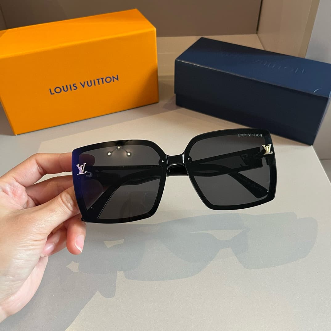 Louis Vuitton Glasses 6