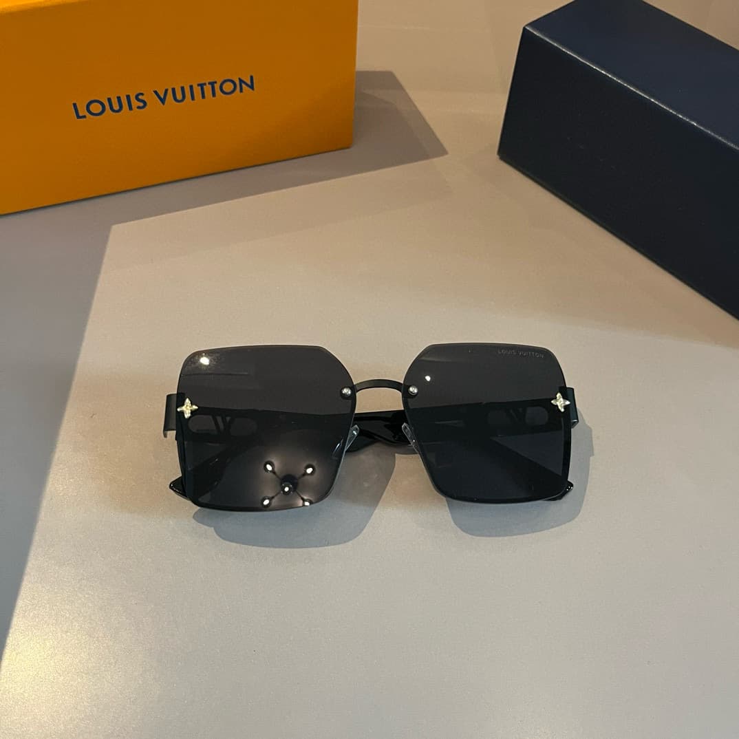 Louis Vuitton Glasses 6