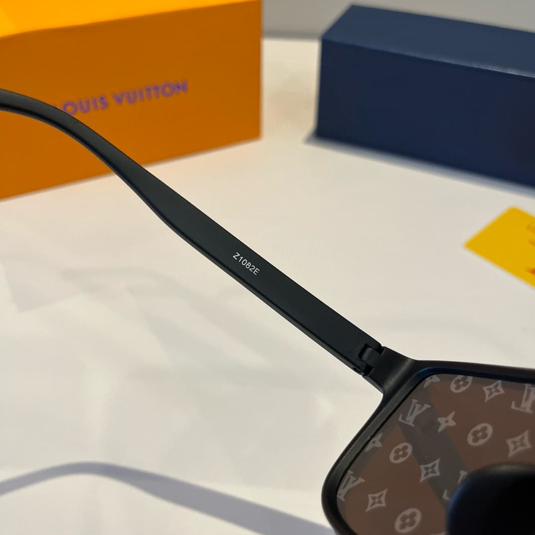 Louis Vuitton Glasses 6