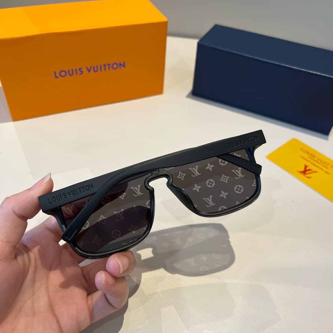 Louis Vuitton Glasses 7