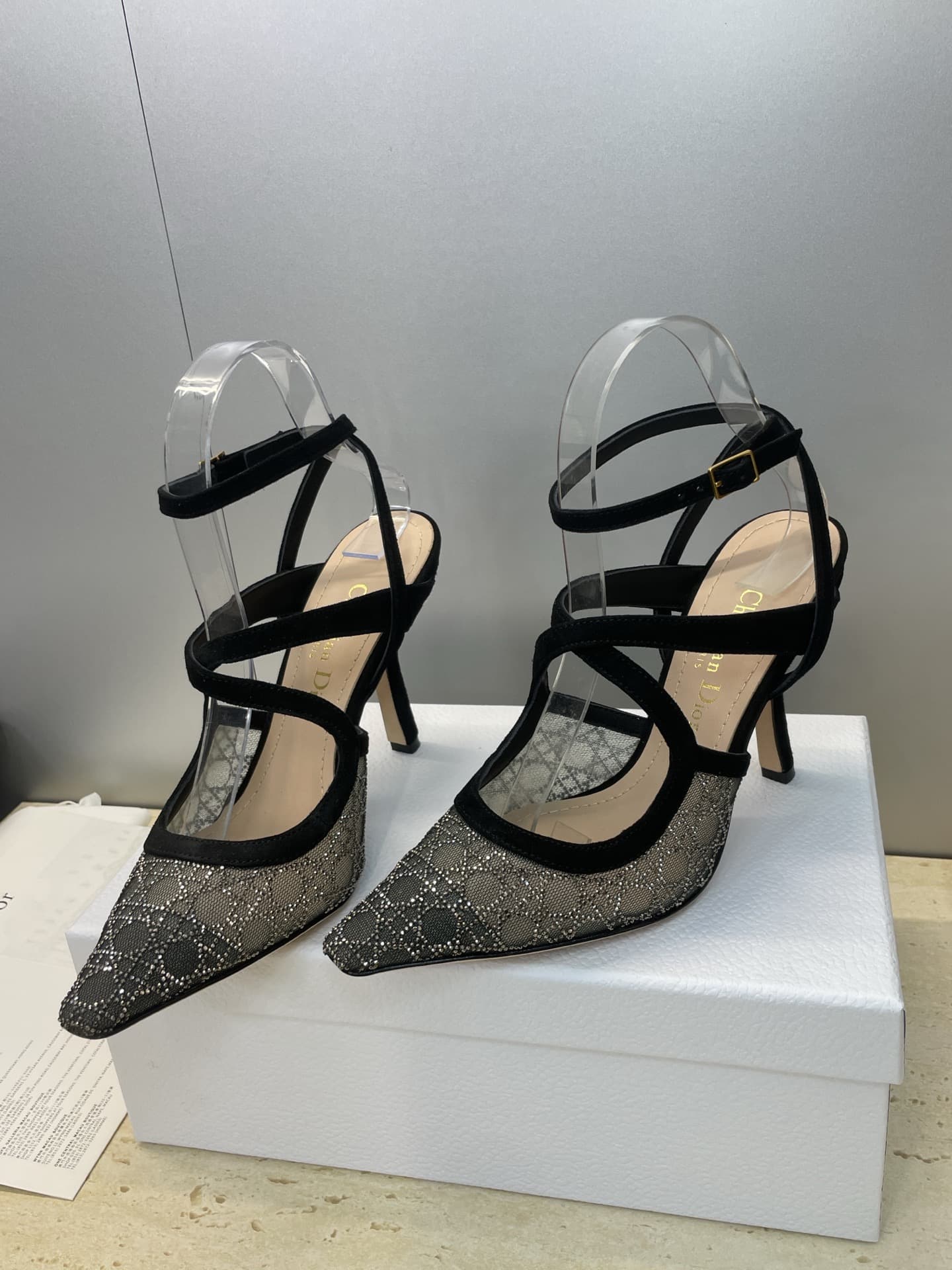 Dior Shoes (New) 3
